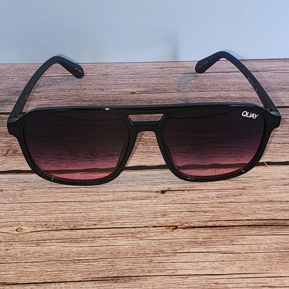 Quay On The Fly Black Sunglasses